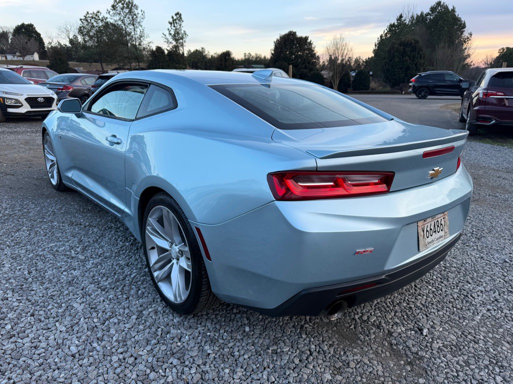 2017 Chevrolet Camaro Image 2