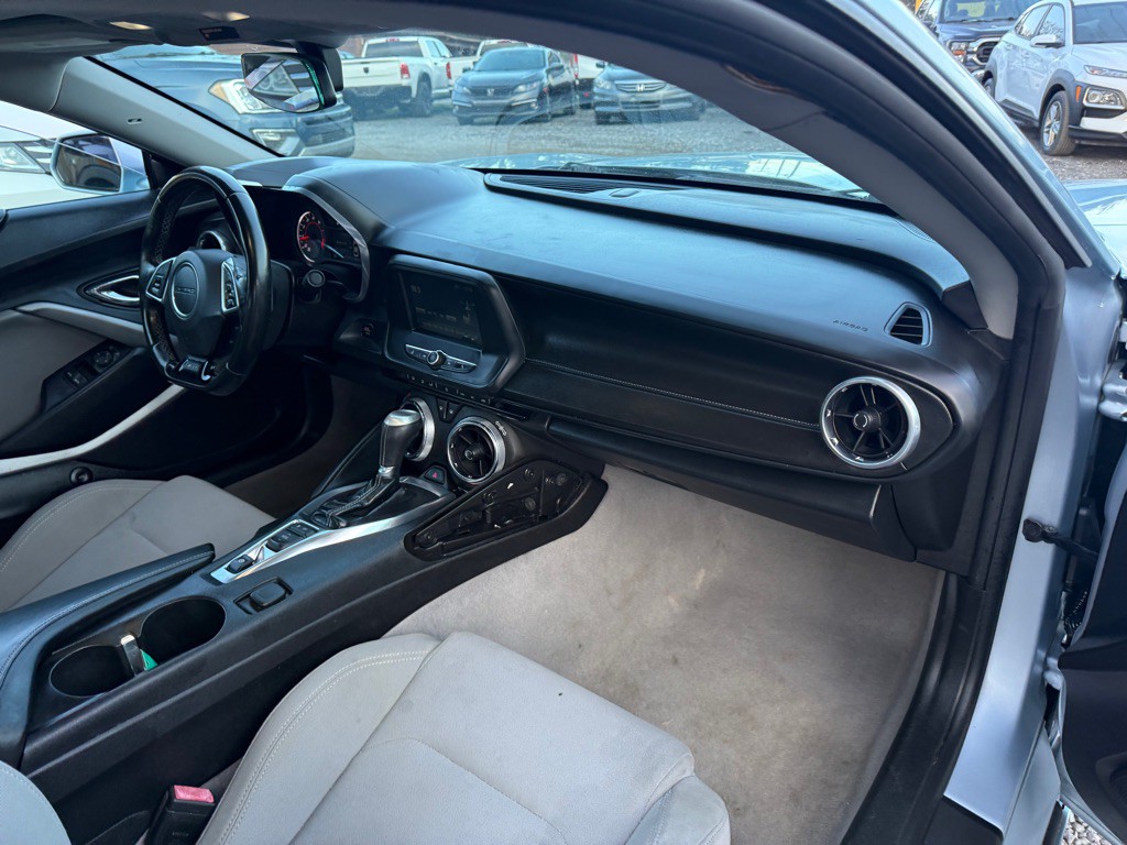 2017 Chevrolet Camaro Image 7