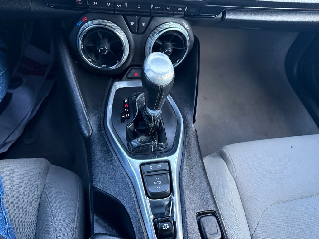 2017 Chevrolet Camaro Image 16