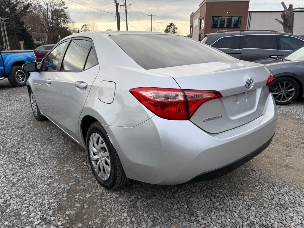 2018 Toyota Corolla Image 2