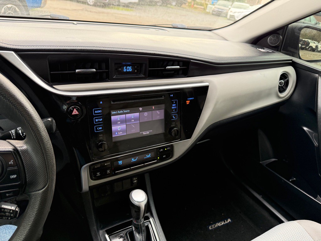 2018 Toyota Corolla Image 15