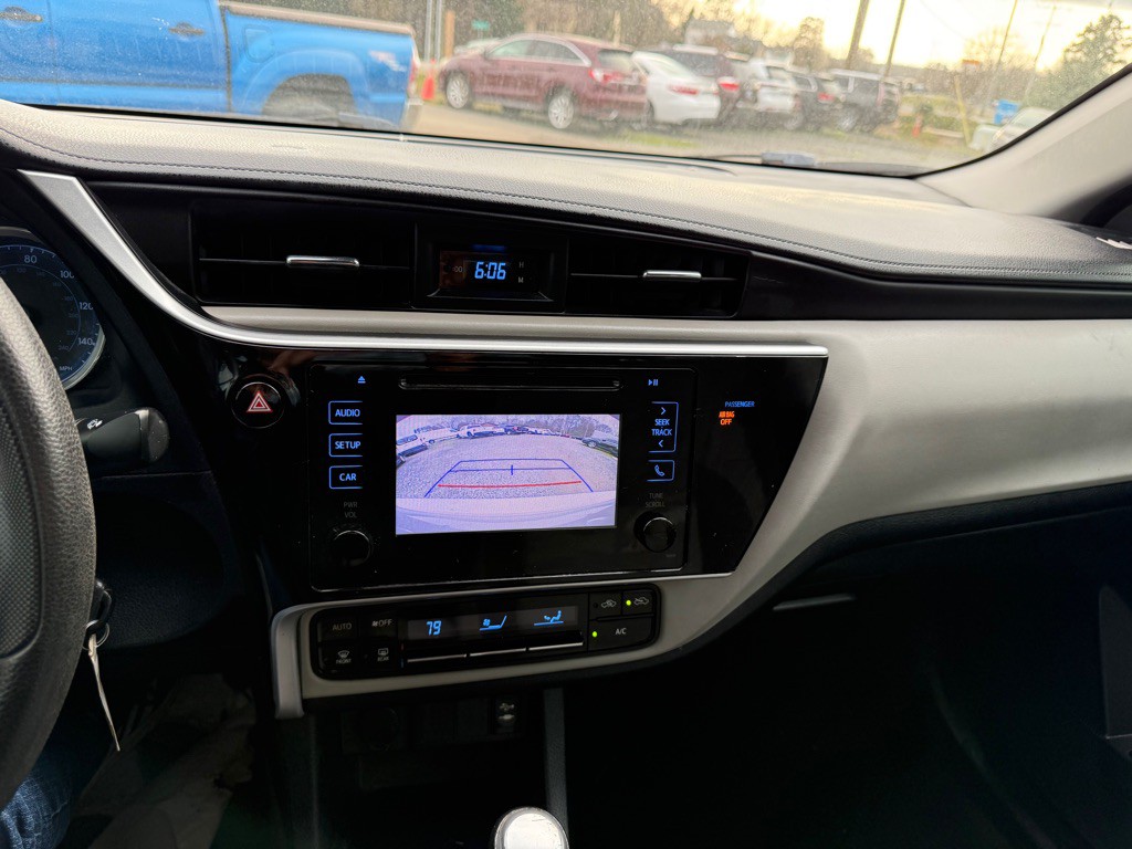 2018 Toyota Corolla Image 16