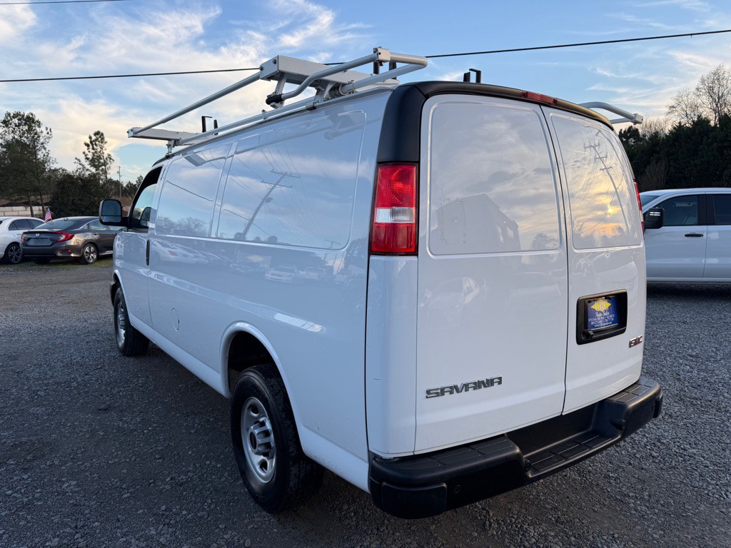 2023 GMC Savana Image 2