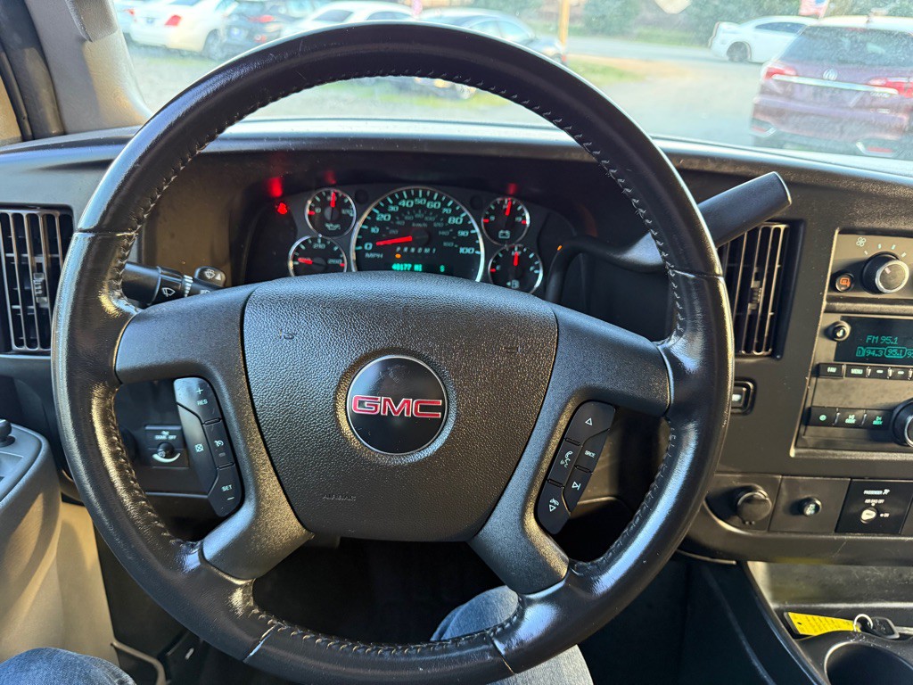 2023 GMC Savana Image 11