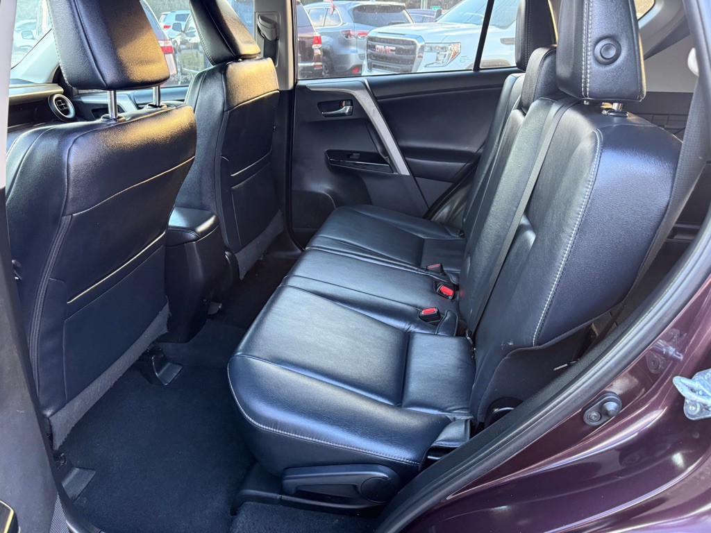 2017 Toyota Rav4 Image 9