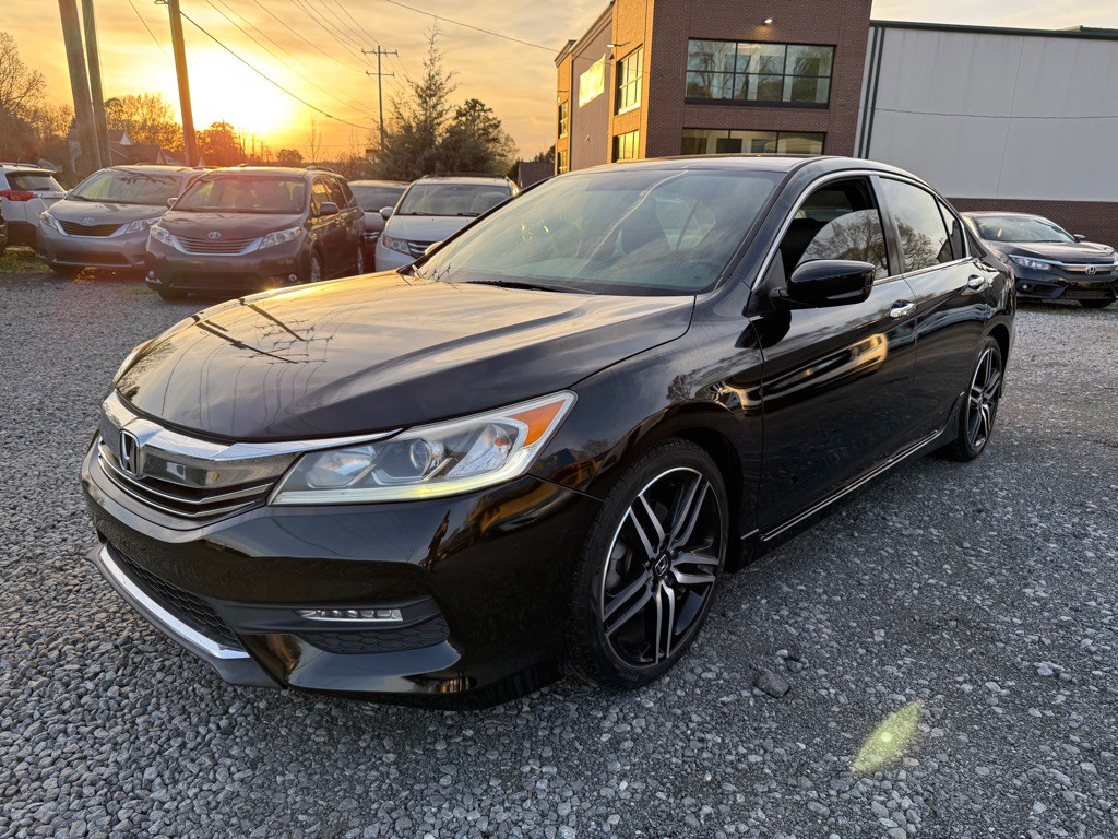 2017 Honda Accord Image 1