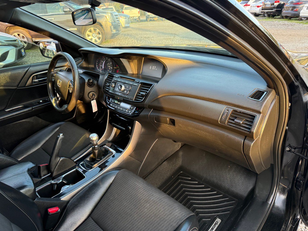 2017 Honda Accord Image 7