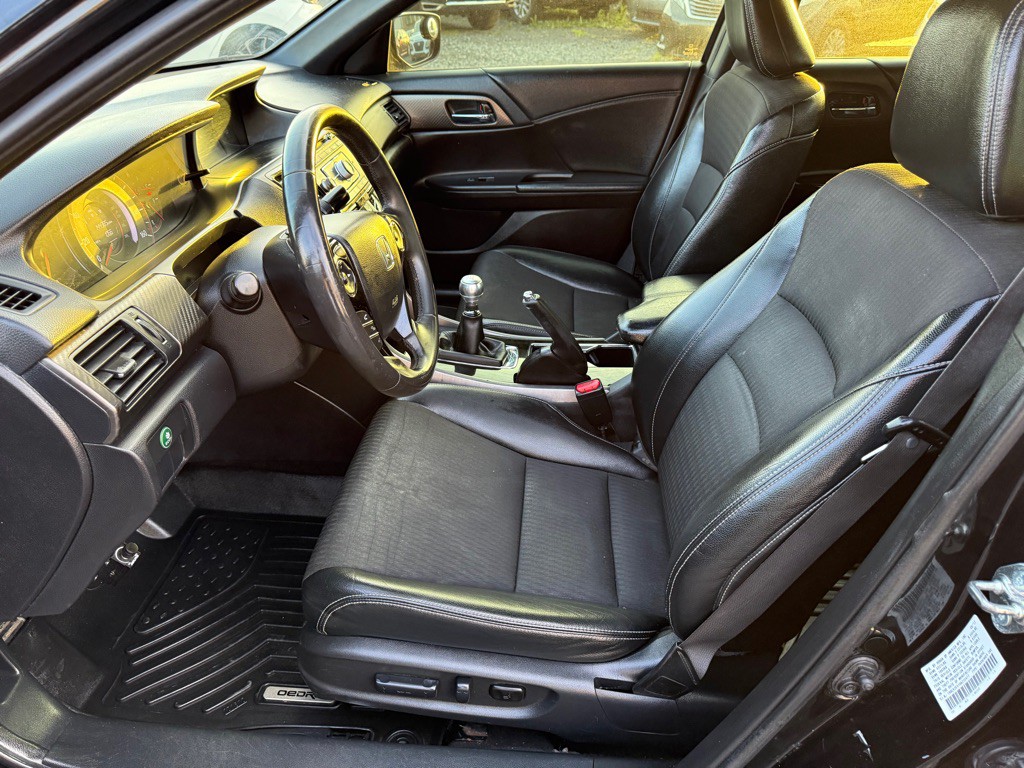 2017 Honda Accord Image 10