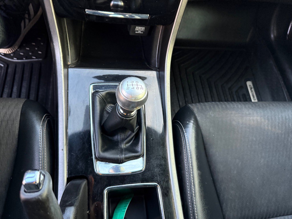 2017 Honda Accord Image 14