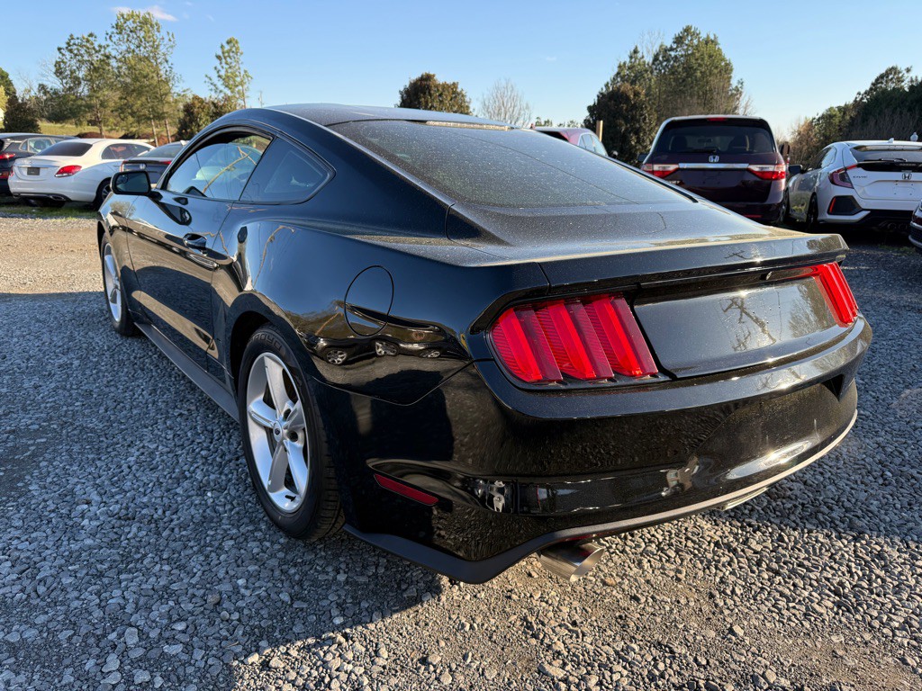 2016 Ford Mustang Image 2