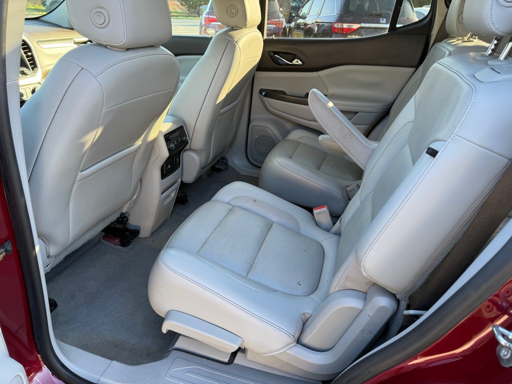 2018 GMC Acadia Image 11