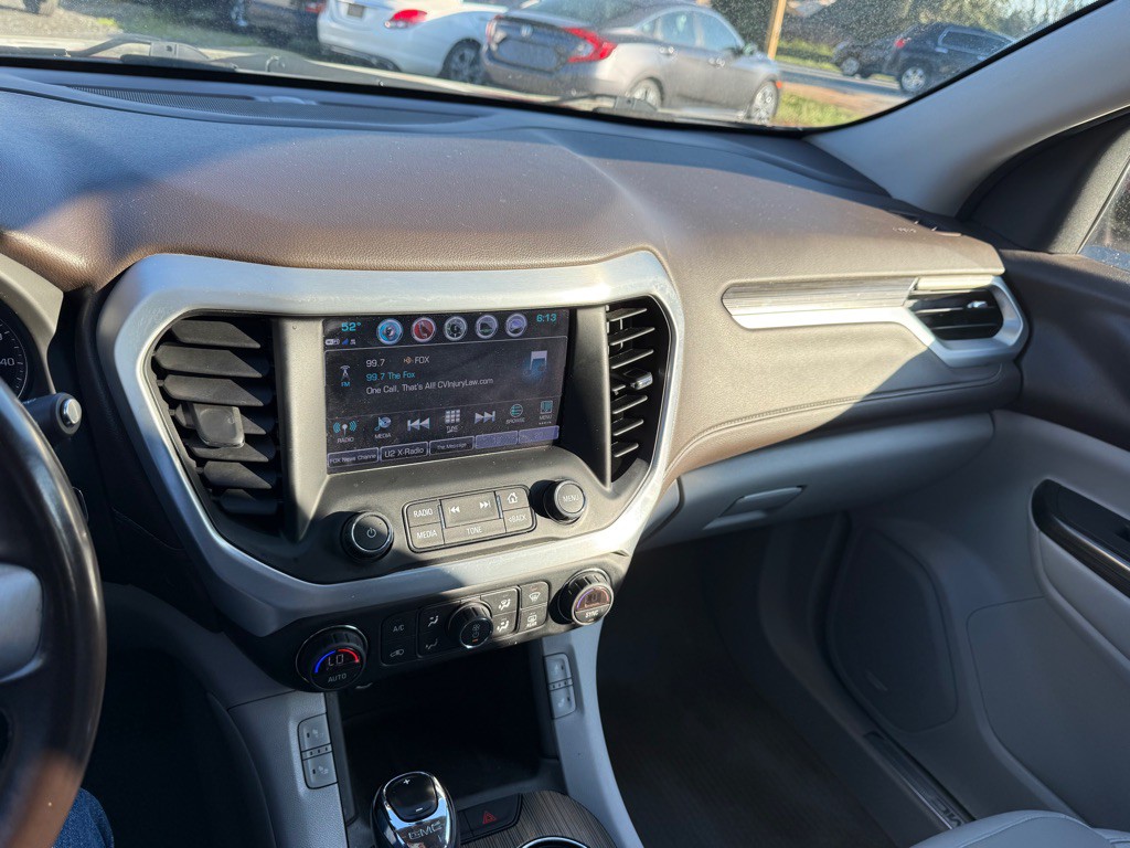 2018 GMC Acadia Image 17