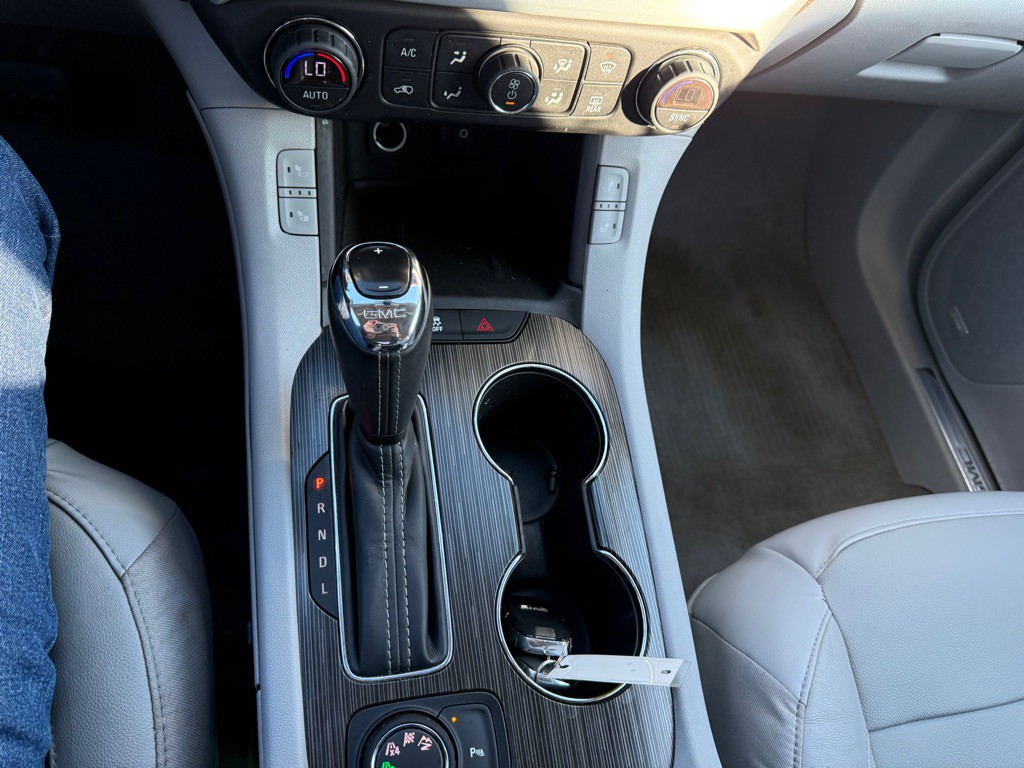 2018 GMC Acadia Image 18
