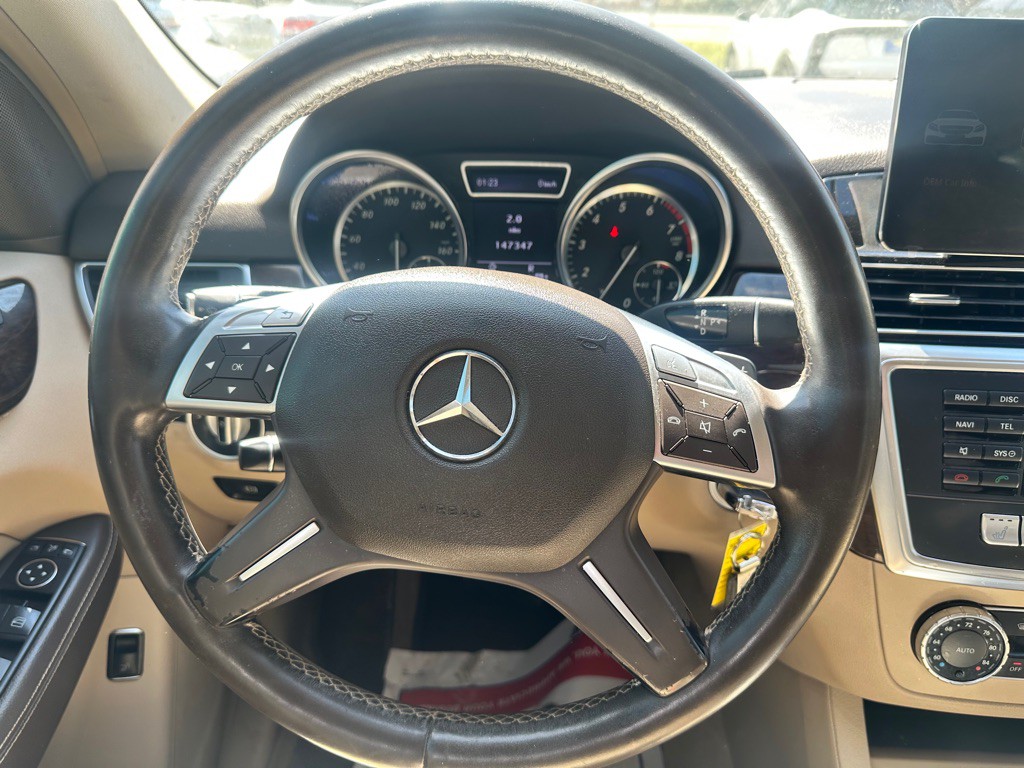 2012 Mercedes-Benz M-Class Image 9