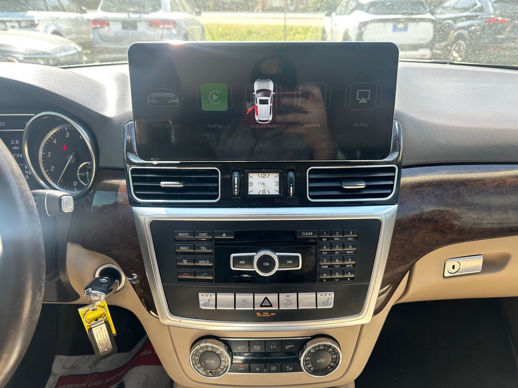 2012 Mercedes-Benz M-Class Image 10