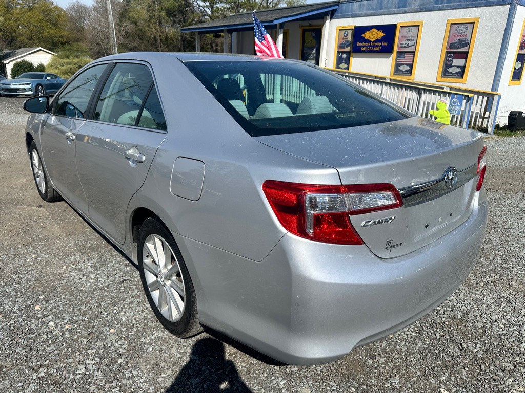 2012 Toyota Camry Image 2
