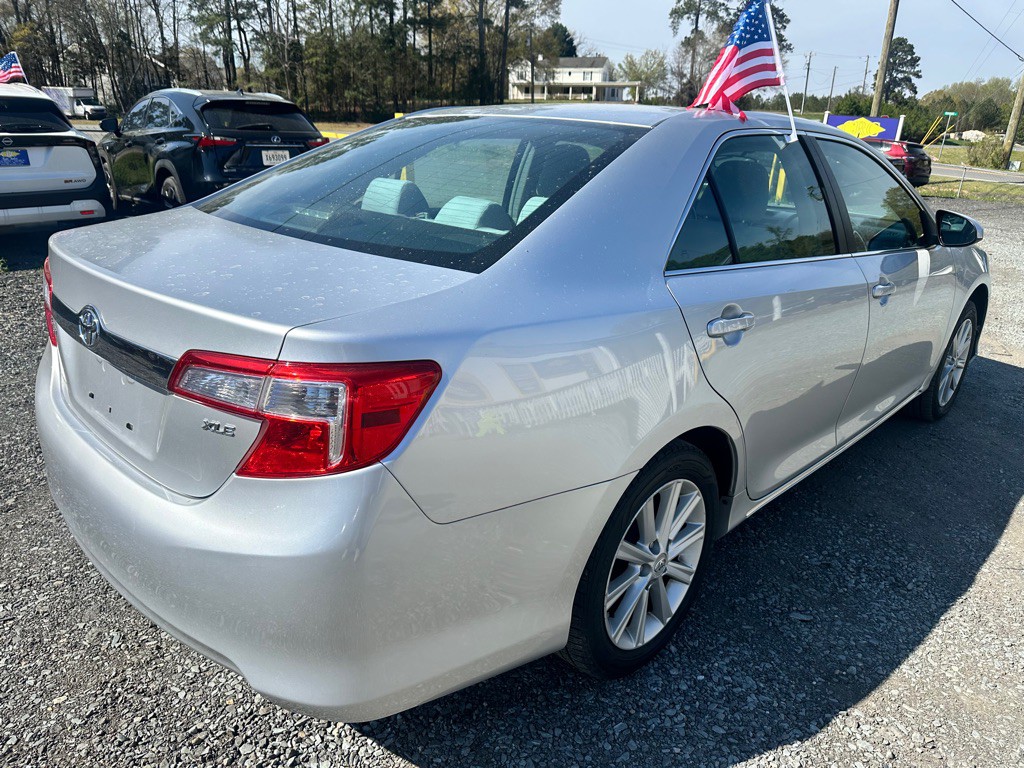 2012 Toyota Camry Image 3