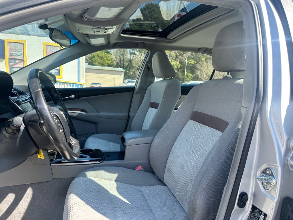 2012 Toyota Camry Image 6