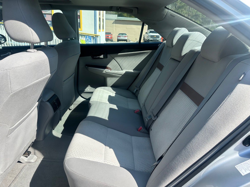 2012 Toyota Camry Image 7