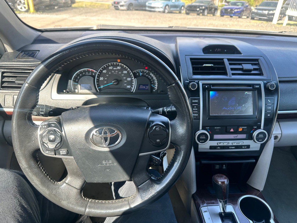 2012 Toyota Camry Image 8