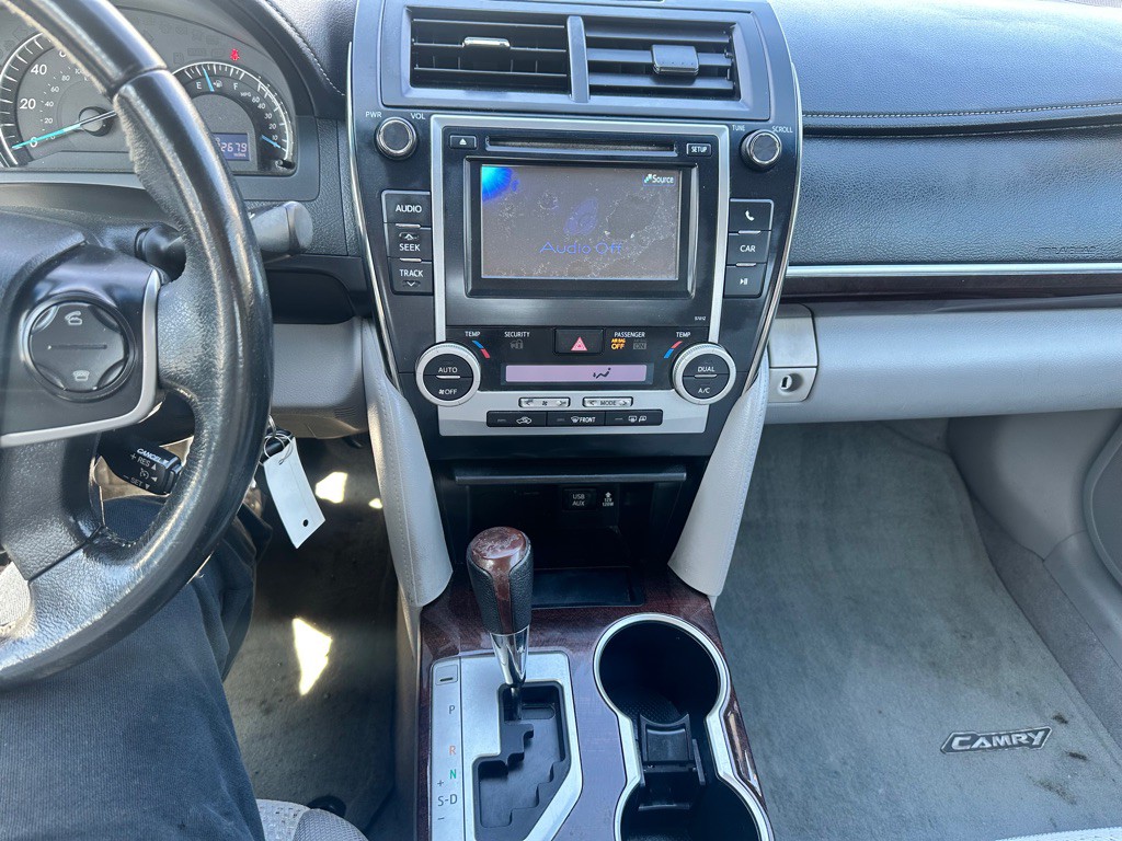 2012 Toyota Camry Image 9