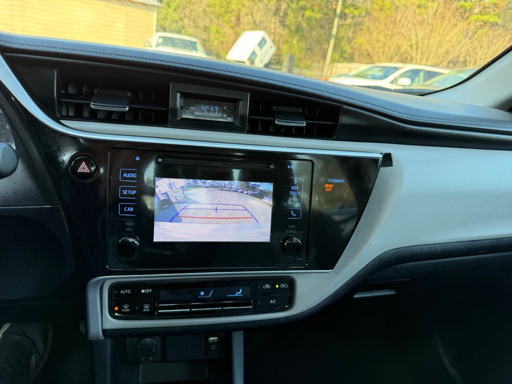 2018 Toyota Corolla Image 16