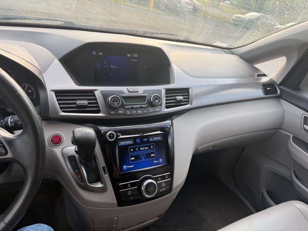 2014 Honda Odyssey Image 13