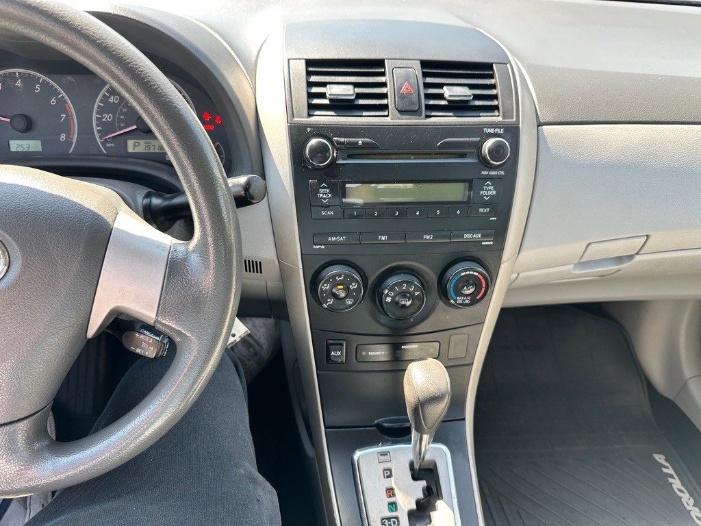 2010 Toyota Corolla Image 9