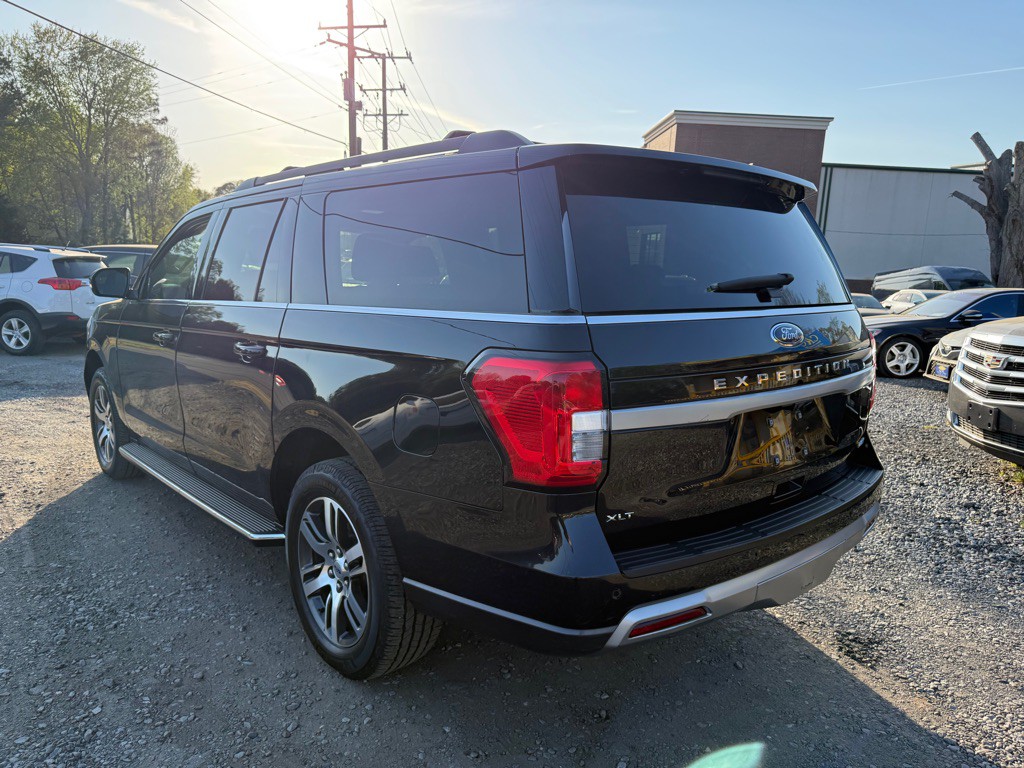 2023 Ford Expedition Image 2