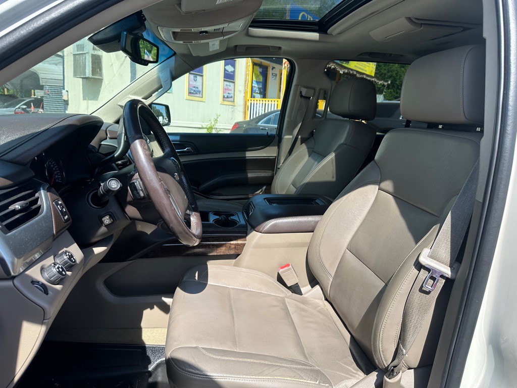 2015 Chevrolet Suburban Image 6