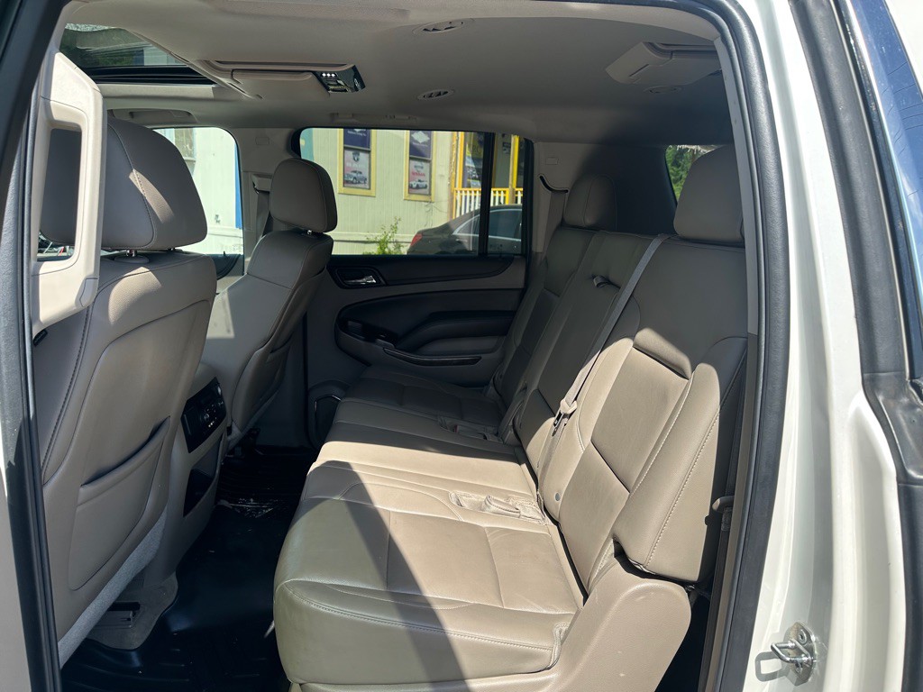 2015 Chevrolet Suburban Image 7