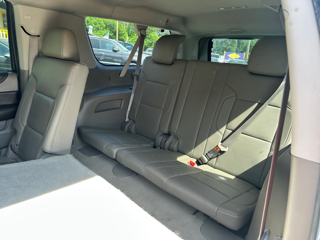 2015 Chevrolet Suburban Image 8