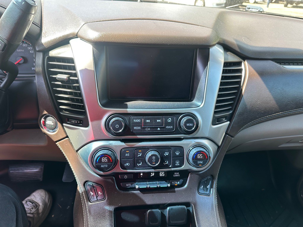 2015 Chevrolet Suburban Image 11