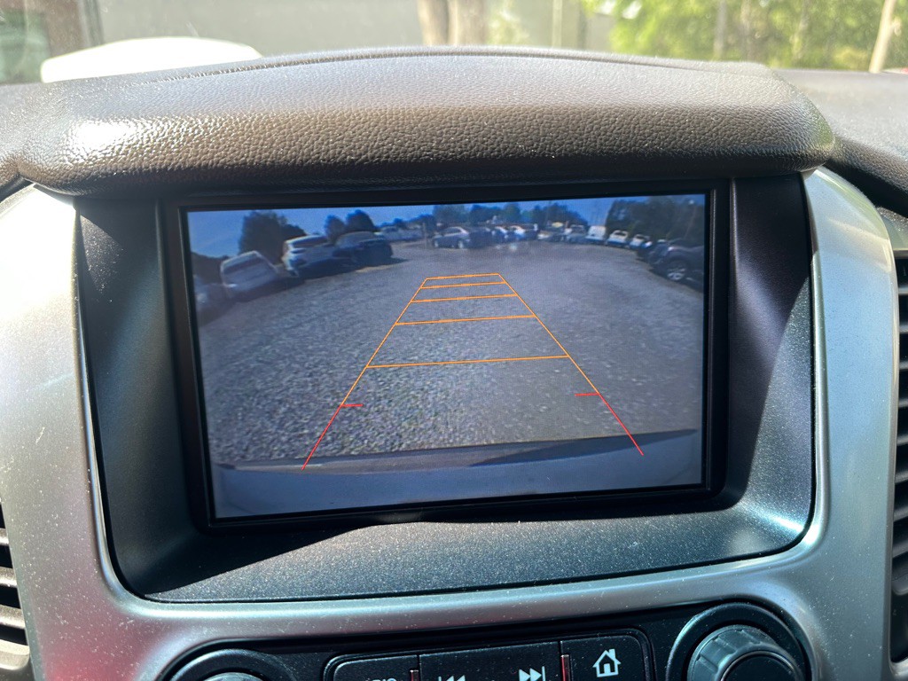 2015 Chevrolet Suburban Image 12