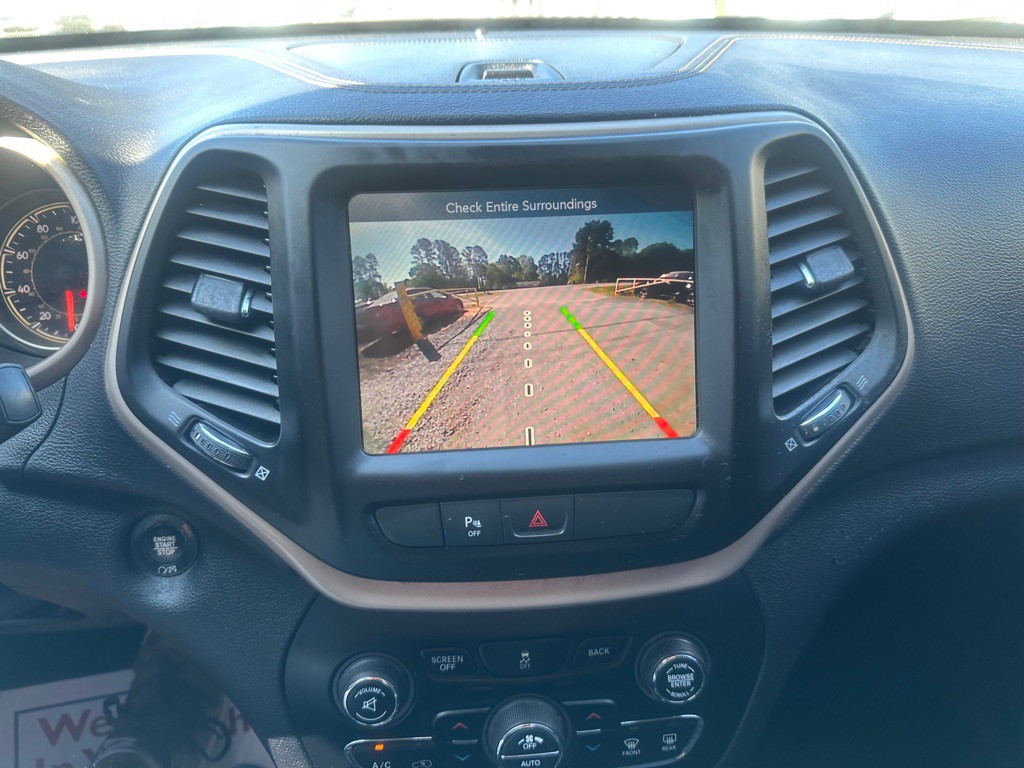 2018 Jeep Cherokee Image 10