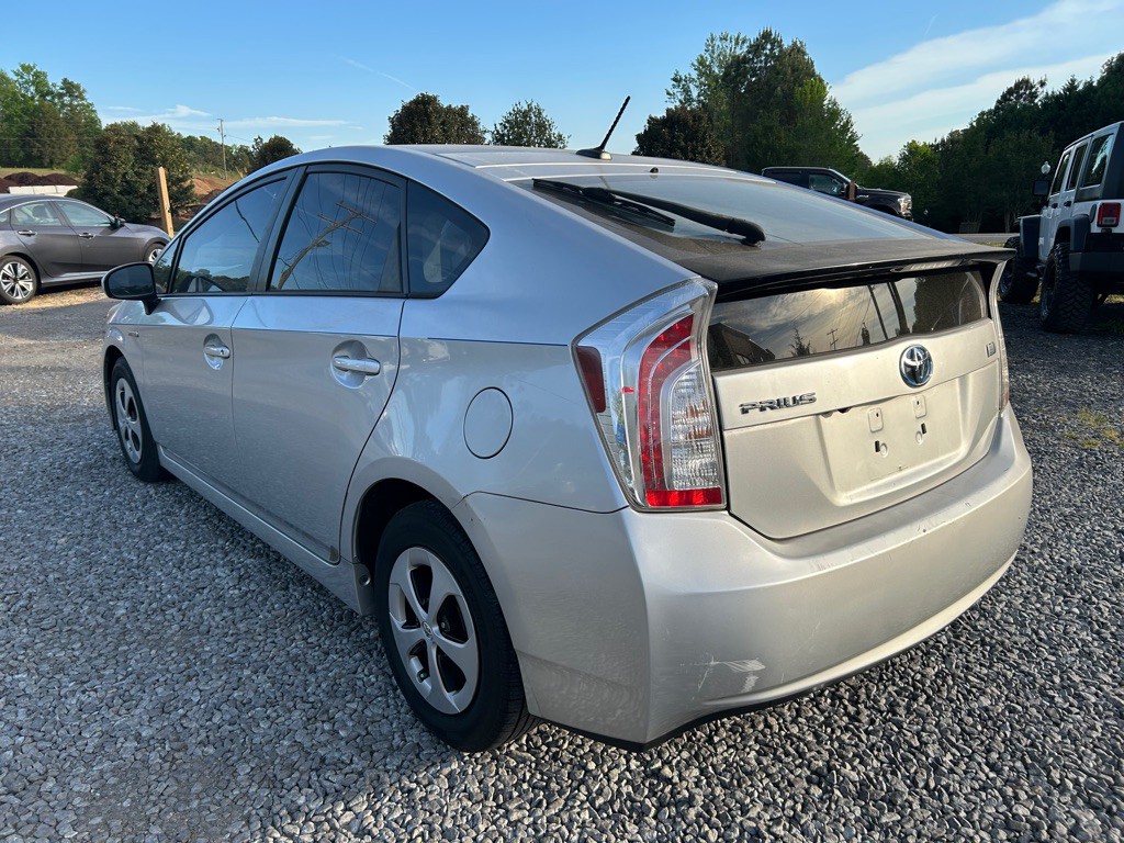 2012 Toyota Prius Image 2