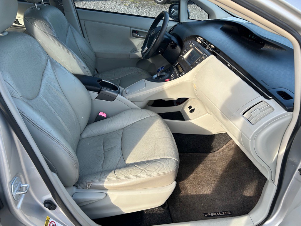 2012 Toyota Prius Image 6