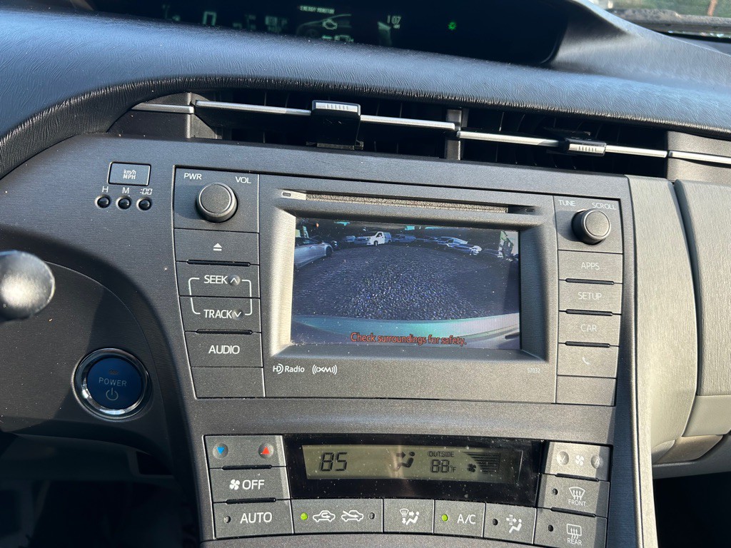 2012 Toyota Prius Image 17