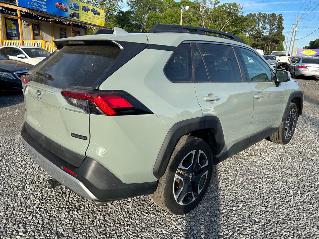 2019 Toyota Rav4 Image 3