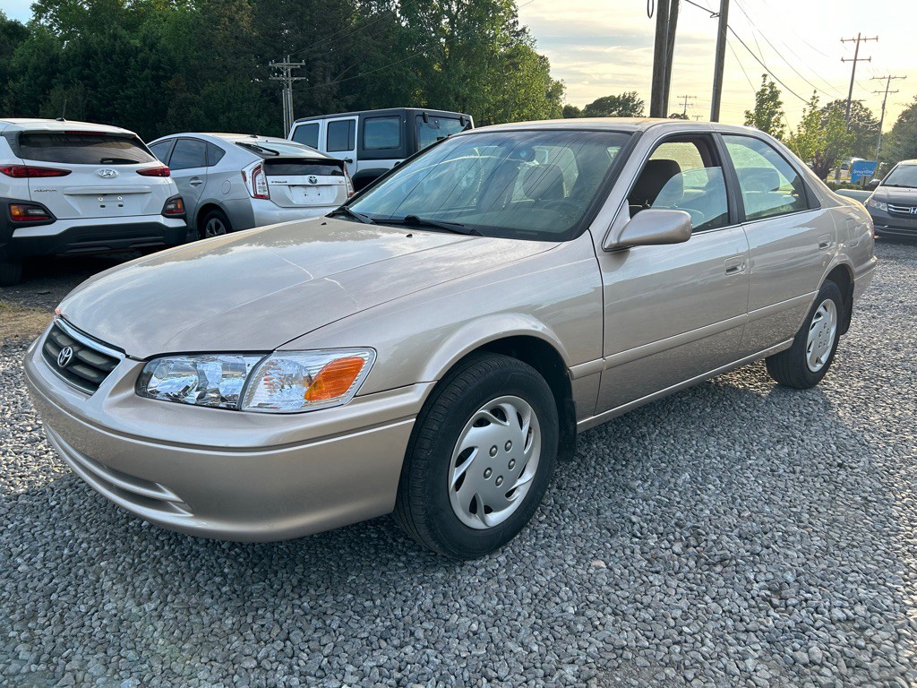 2001 Toyota Camry Image 1