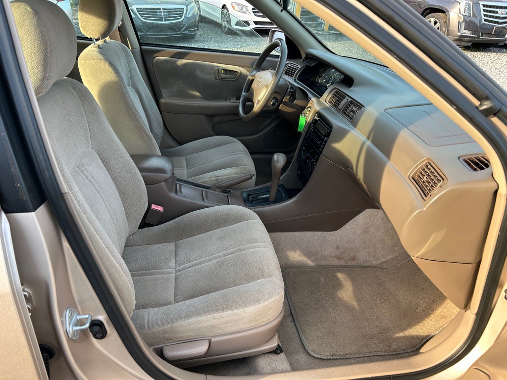2001 Toyota Camry Image 5