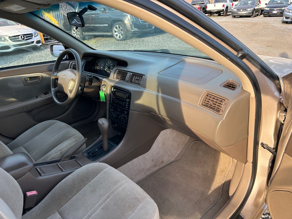 2001 Toyota Camry Image 6