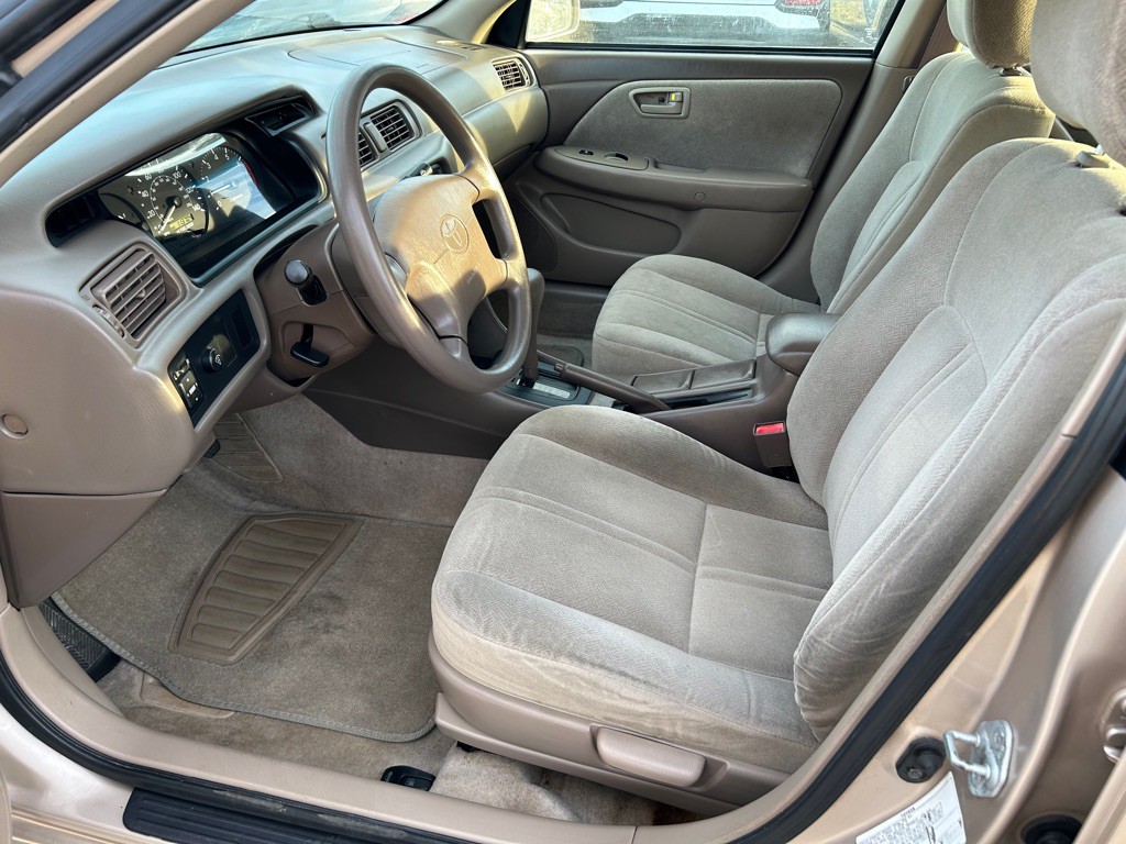 2001 Toyota Camry Image 9