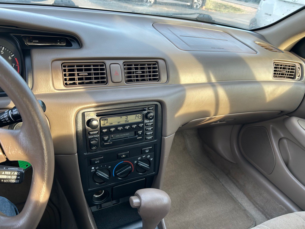 2001 Toyota Camry Image 13