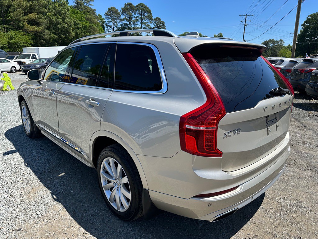2018 Volvo XC90 Image 2