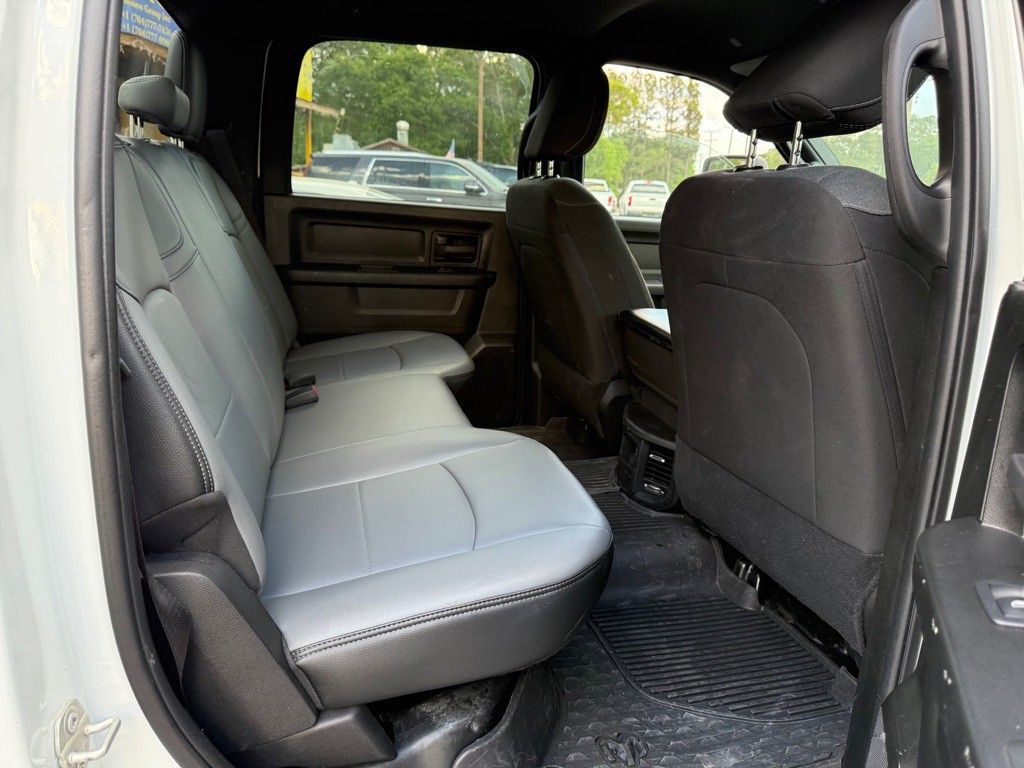 2023 RAM 3500 Image 8