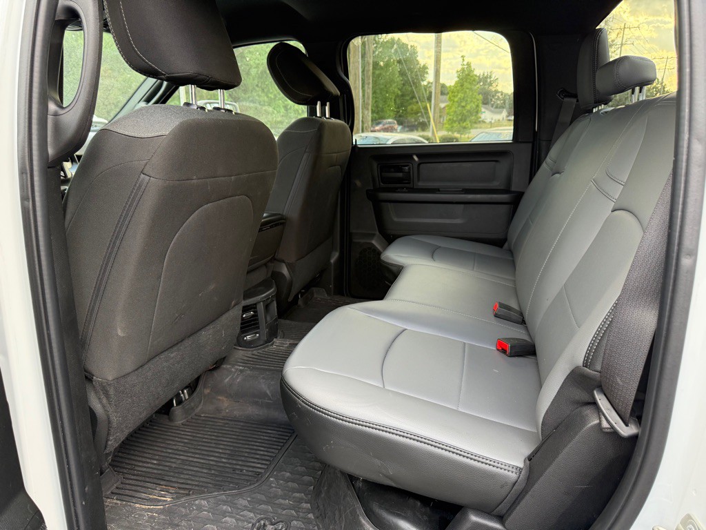 2023 RAM 3500 Image 10