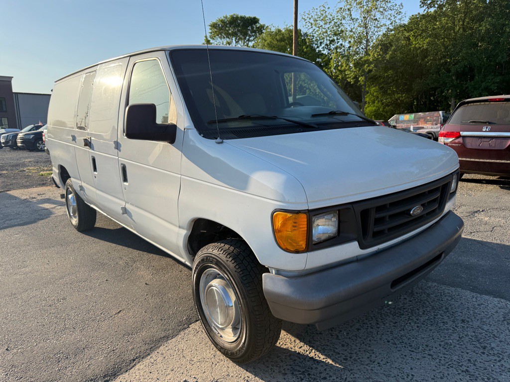 2005 Ford Econoline Image 4