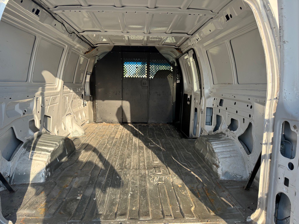 2005 Ford Econoline Image 7
