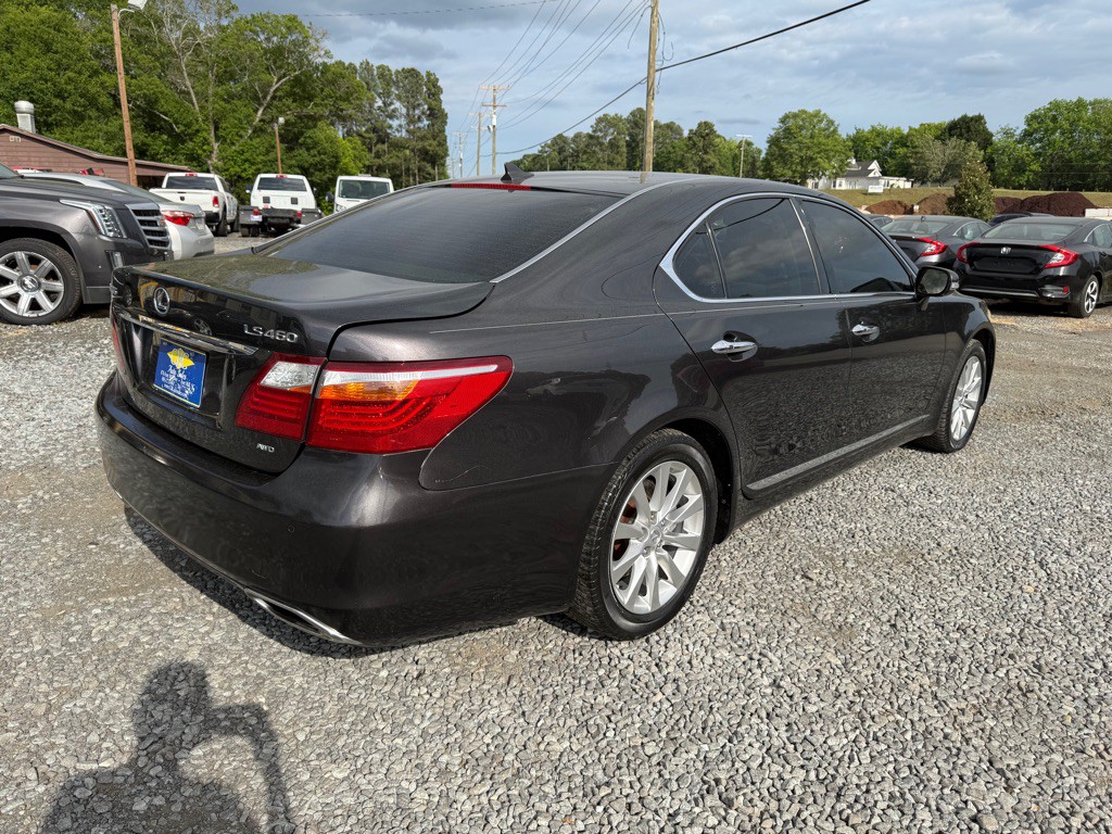 2010 Lexus LS Image 3